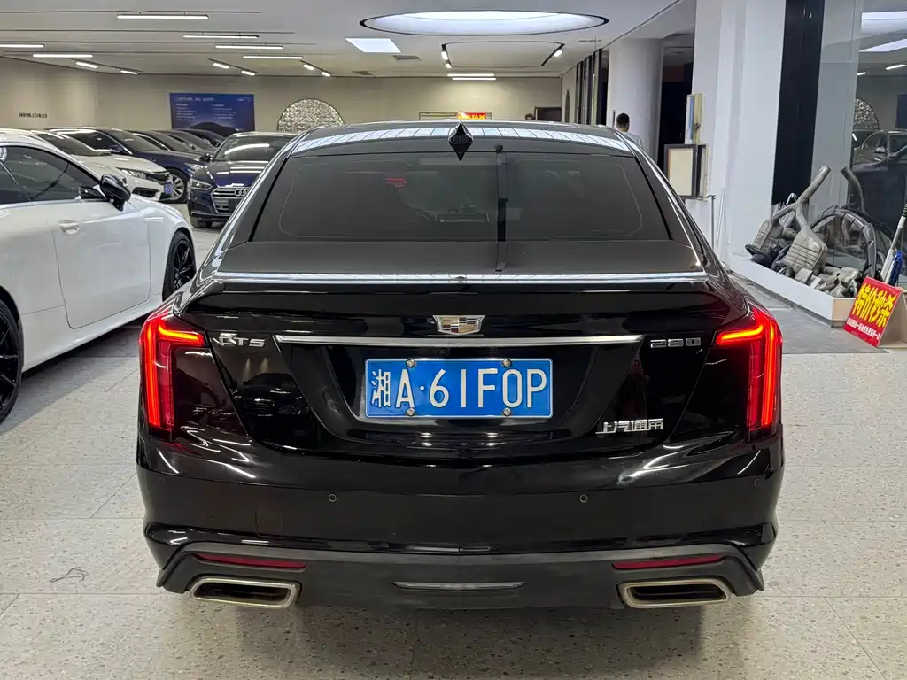 Cadillac CT5 — фото 4