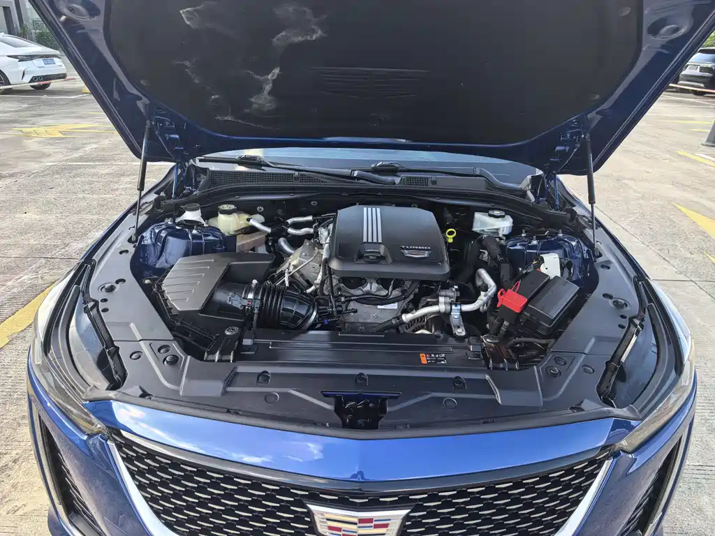 Cadillac CT5 — фото 16