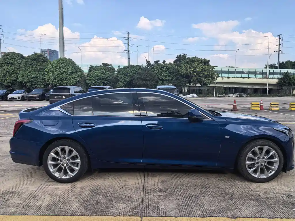 Cadillac CT5 — фото 4