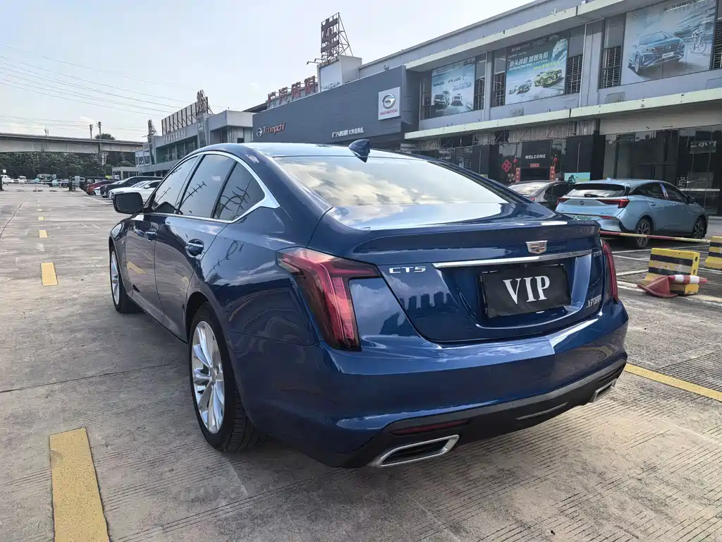 Cadillac CT5 — фото 9