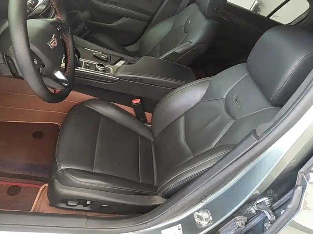 Cadillac CT5 — фото 11