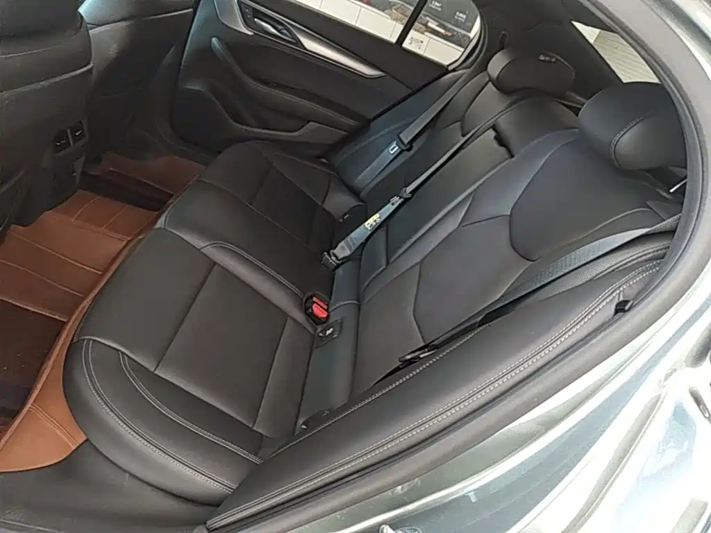 Cadillac CT5 — фото 13