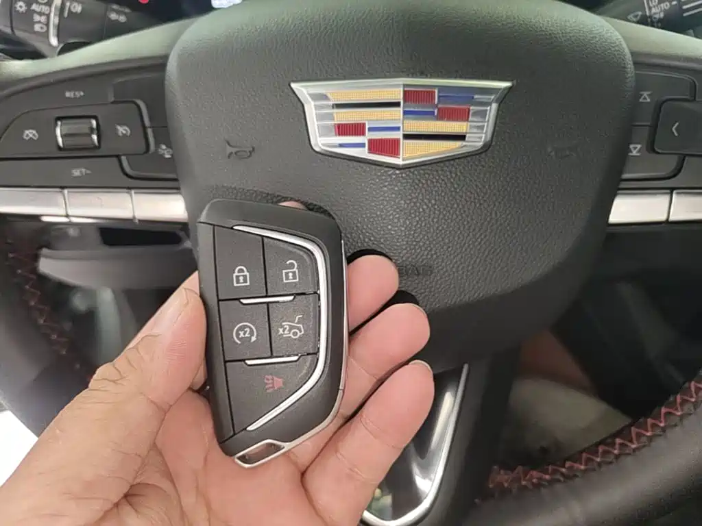 Cadillac CT5 — фото 17