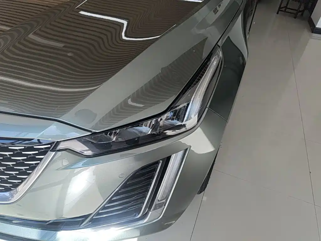 Cadillac CT5 — фото 18
