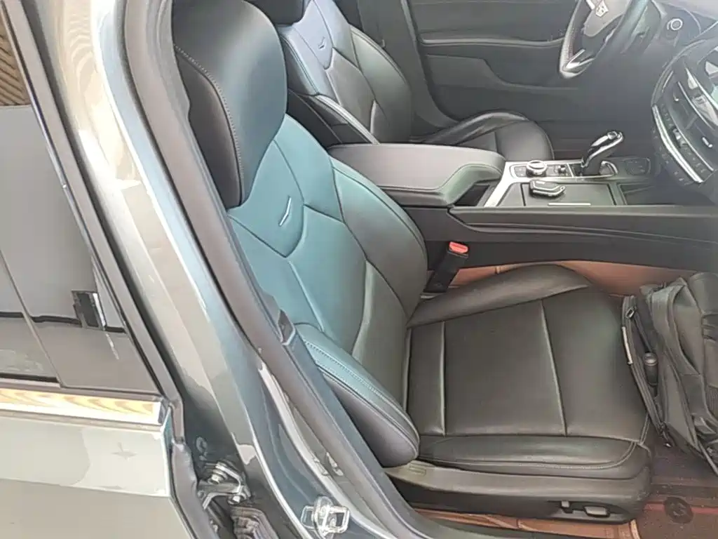 Cadillac CT5 — фото 19