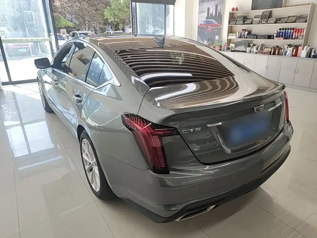 Cadillac CT5 — фото 23