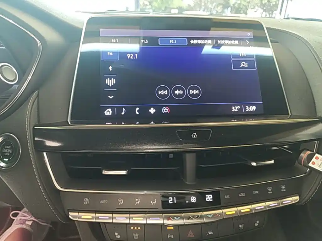 Cadillac CT5 — фото 9