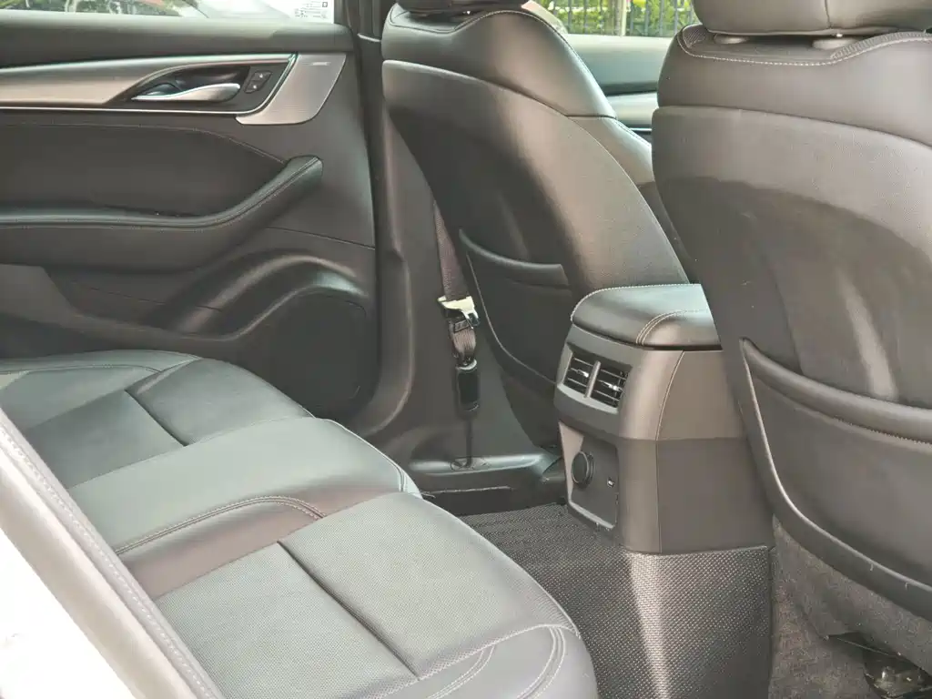 Cadillac CT5 — фото 22