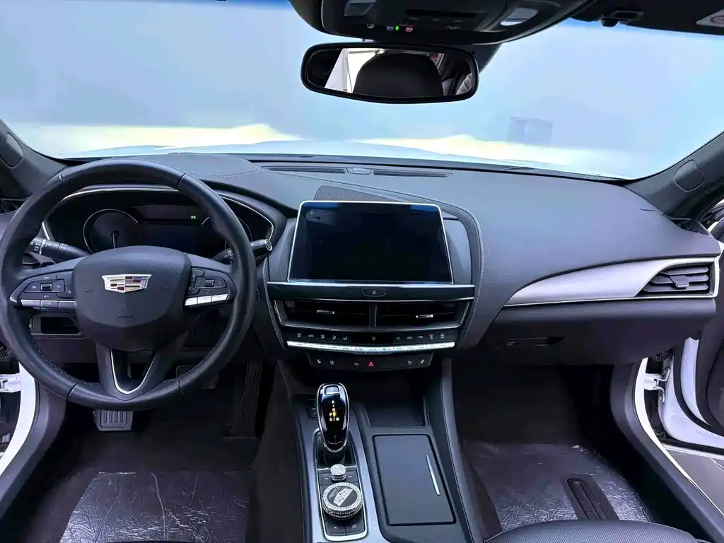 Cadillac CT5 — фото 7