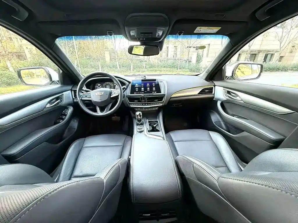 Cadillac CT5 — фото 9