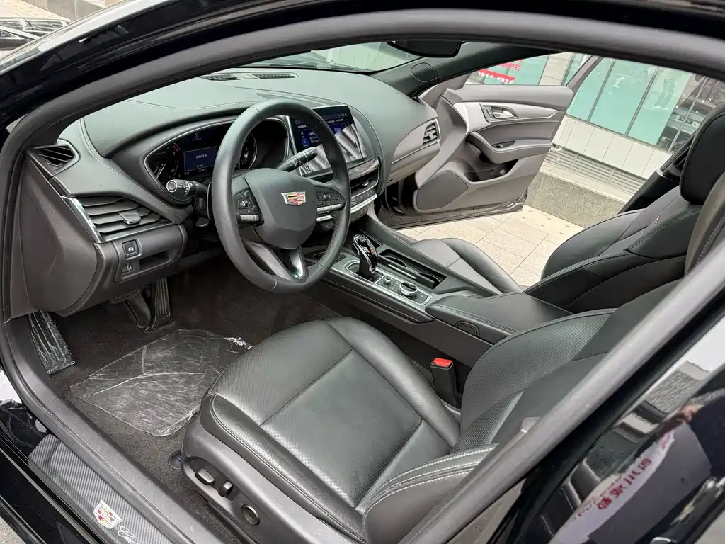 Cadillac CT5 — фото 2