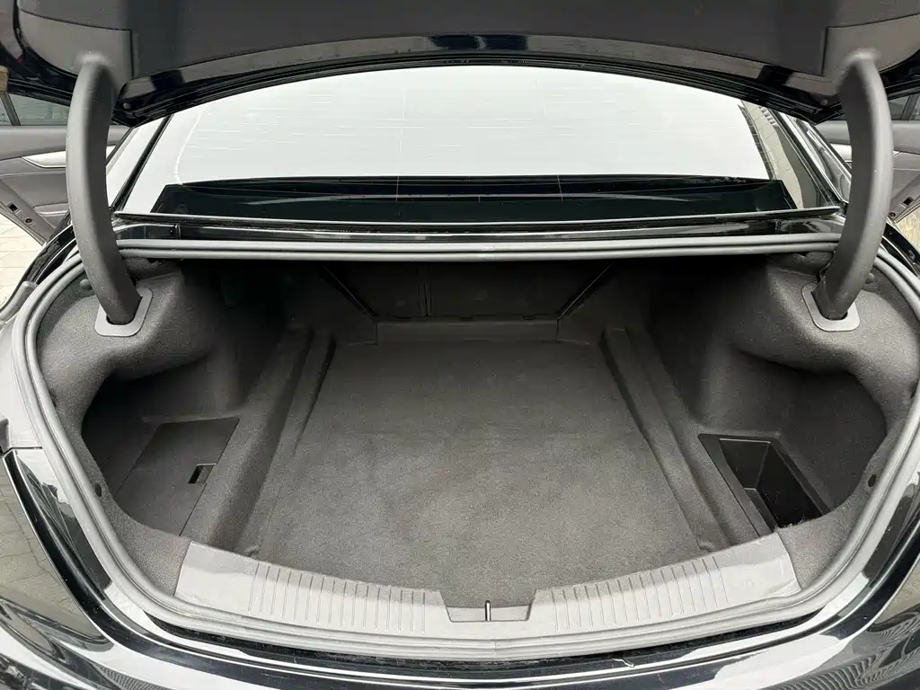 Cadillac CT5 — фото 4