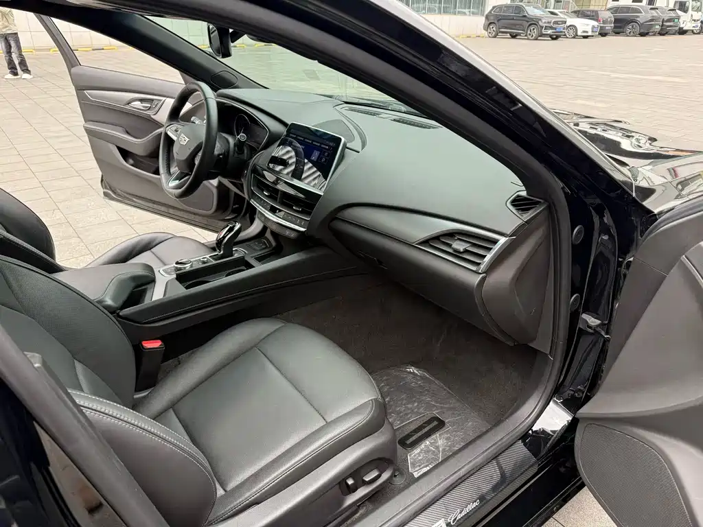 Cadillac CT5 — фото 6