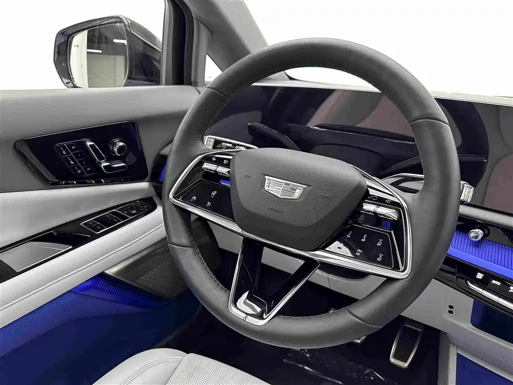 Cadillac IQ — фото 9