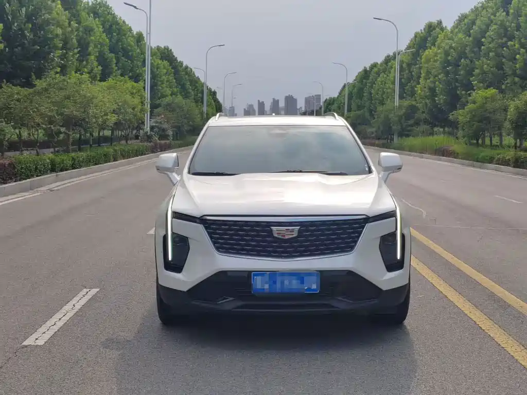 Cadillac XT4 — фото 2