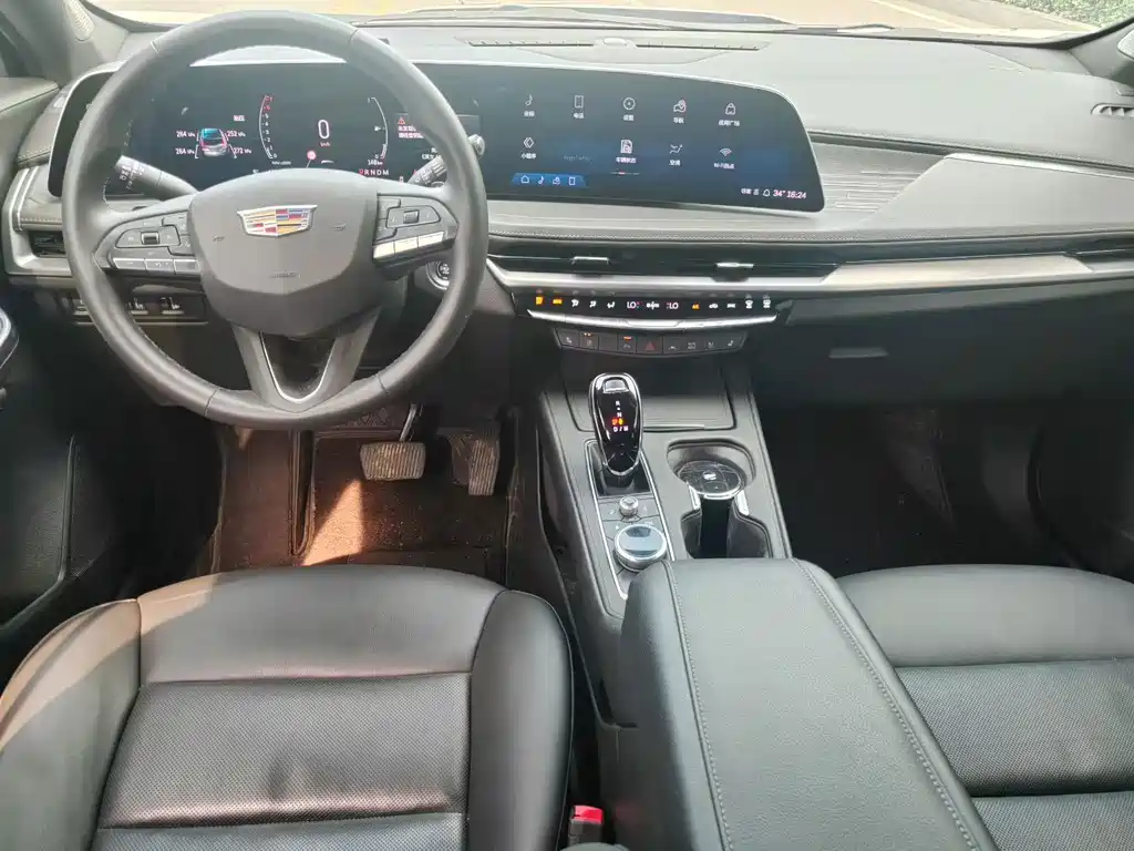 Cadillac XT4 — фото 3