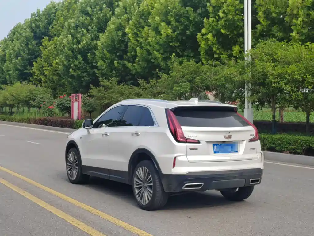 Cadillac XT4 — фото 6
