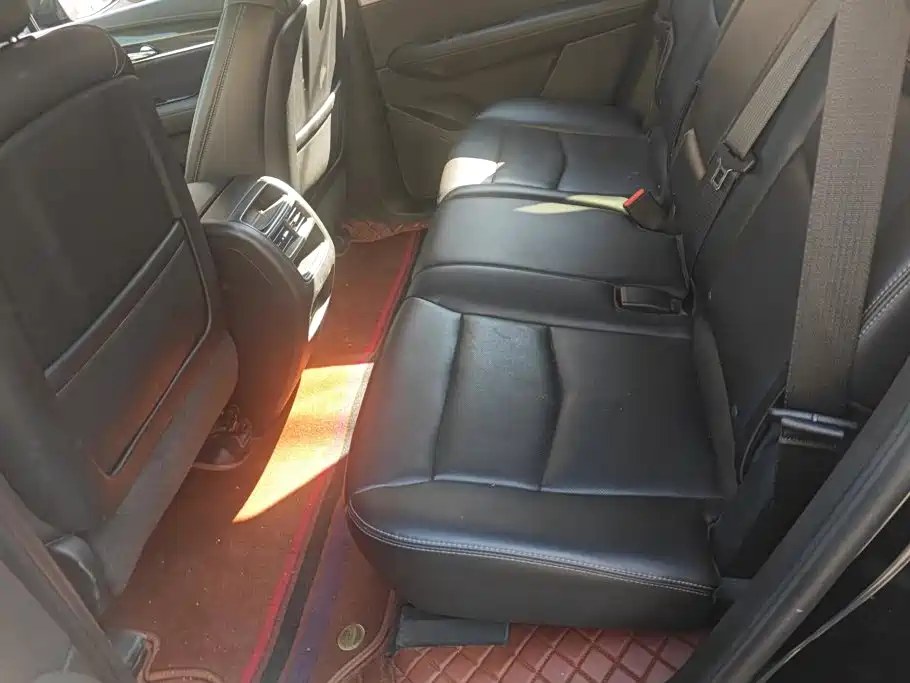 Cadillac XT5 — фото 11