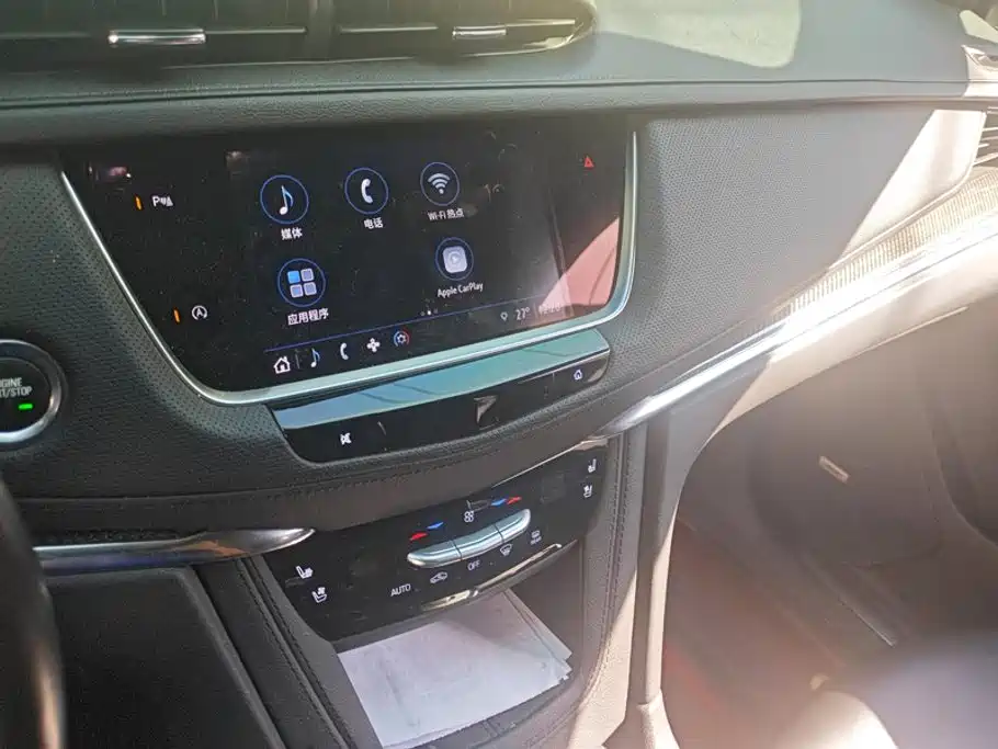 Cadillac XT5 — фото 13
