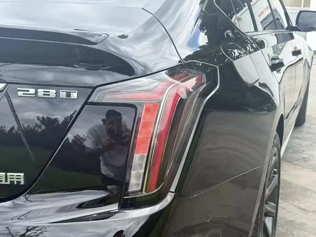Cadillac CT5 — фото 6