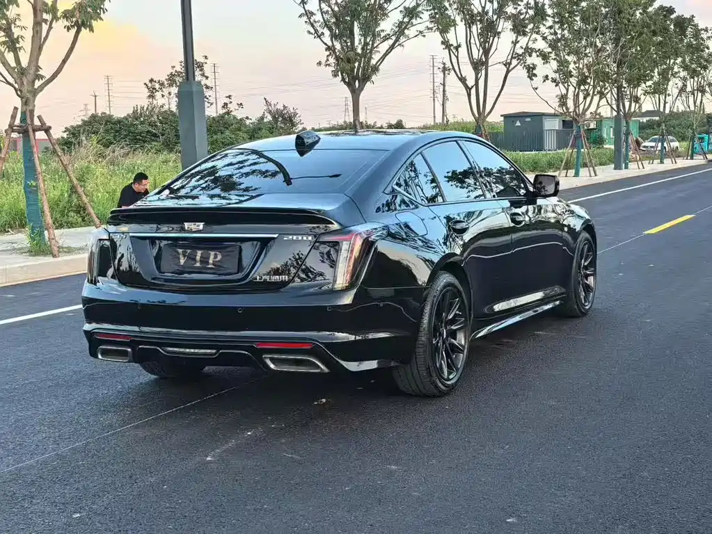 Cadillac CT5 — фото 8