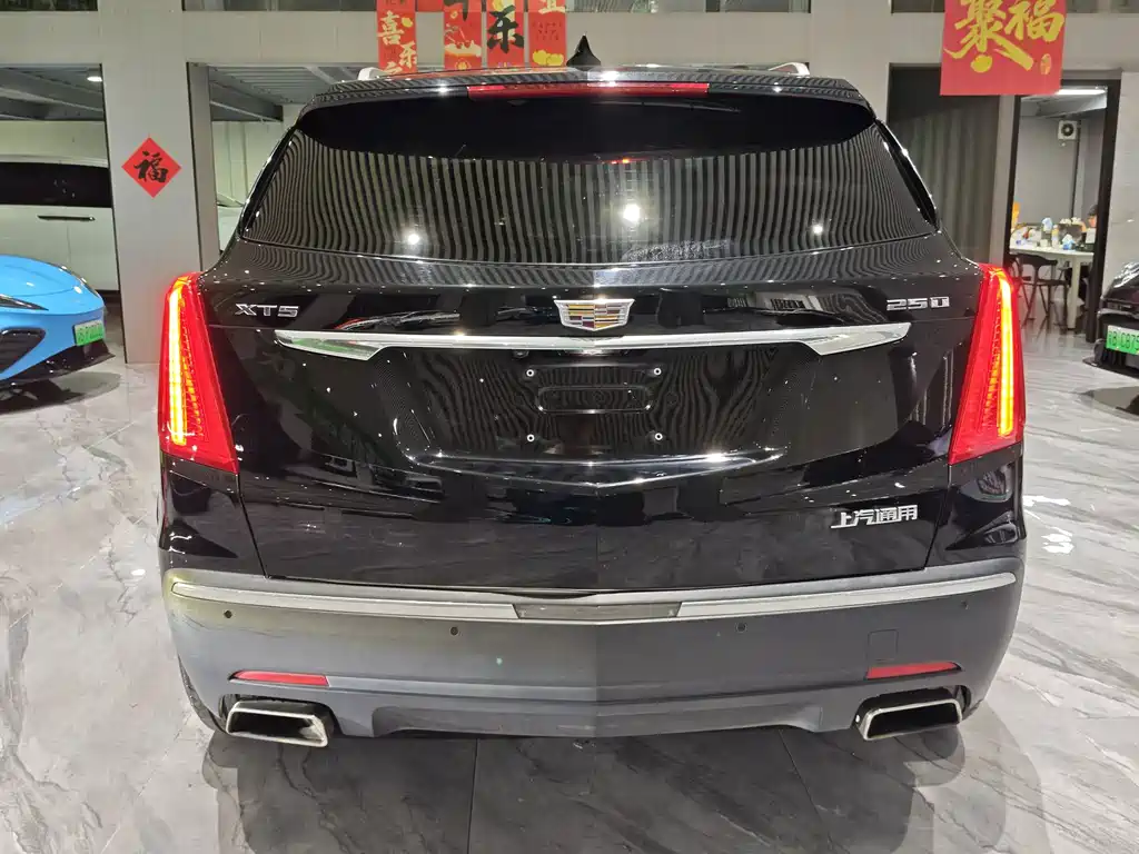 Cadillac XT5 — фото 6