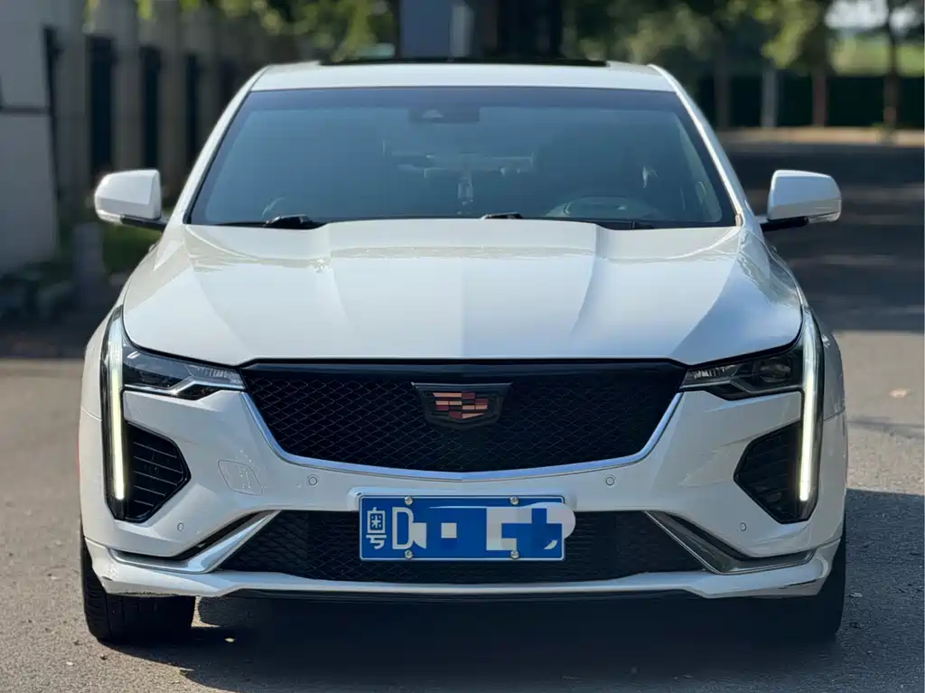Cadillac CT4 — фото 2