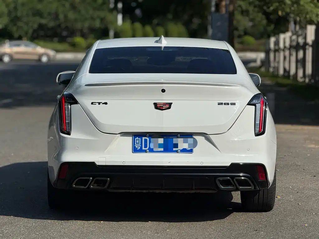 Cadillac CT4 — фото 8