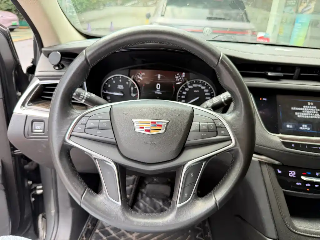 Cadillac XT5 — фото 6
