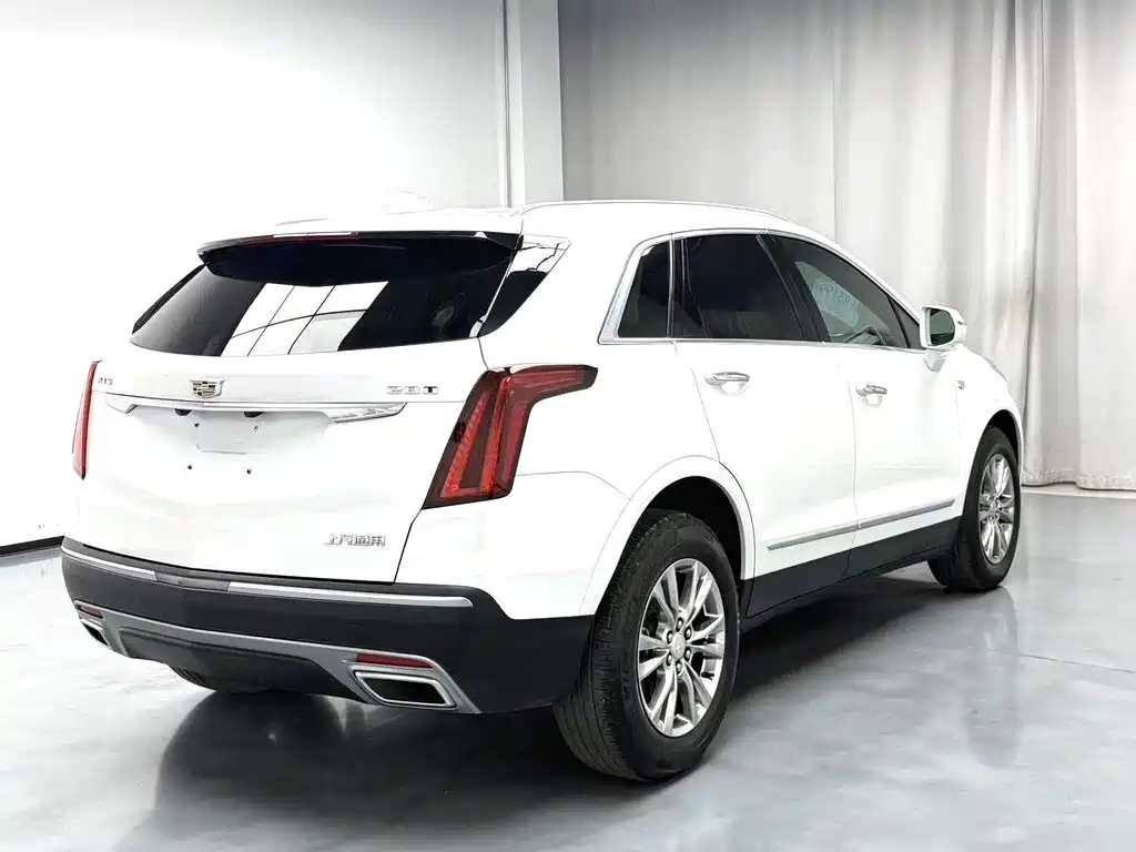 Cadillac XT5 — фото 8