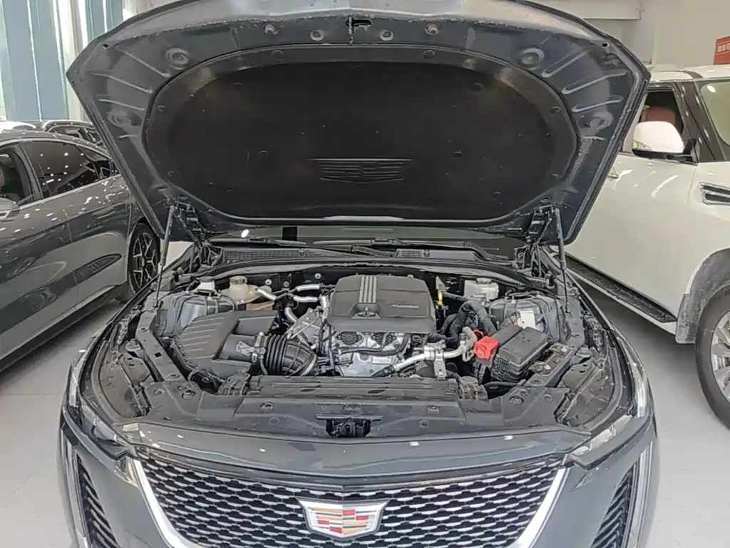 Cadillac CT5 — фото 20