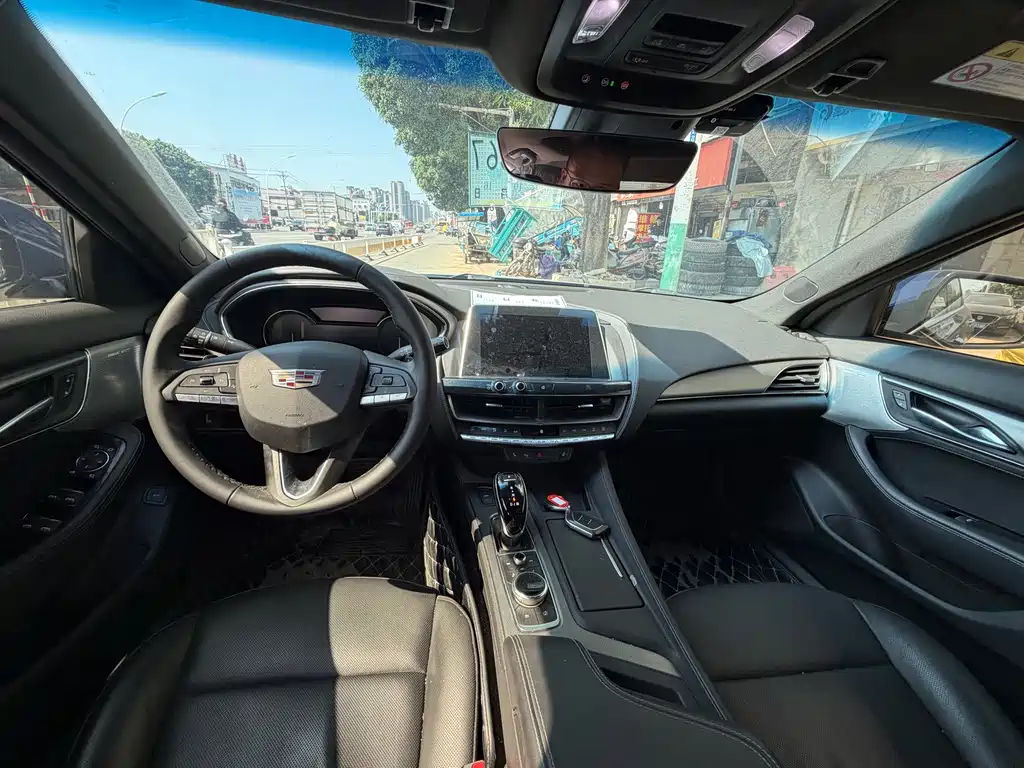 Cadillac CT5 — фото 5