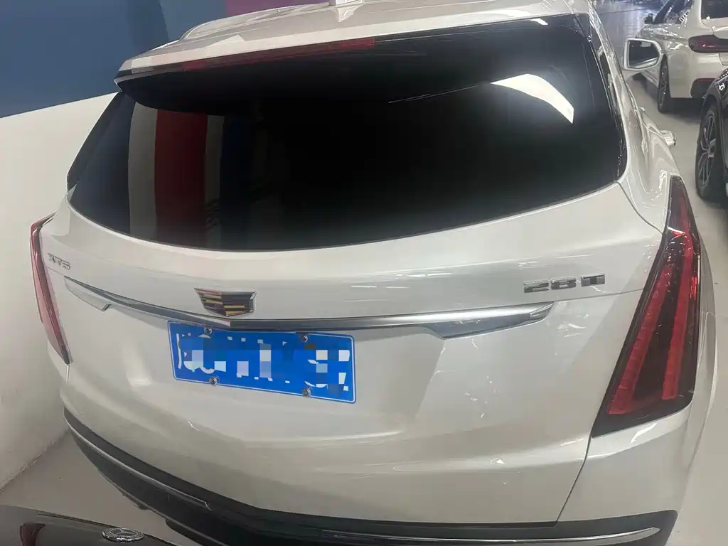 Cadillac XT5 — фото 8