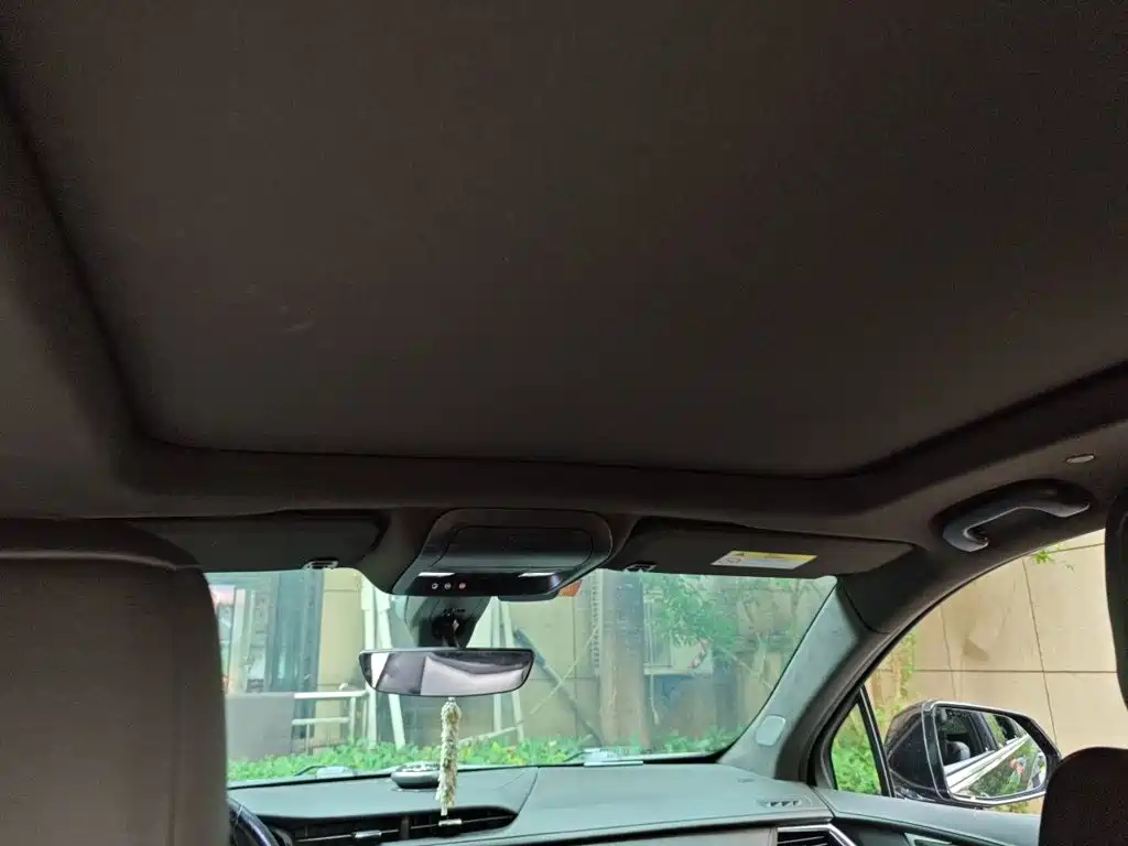 Cadillac XT5 — фото 14