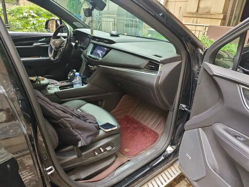 Cadillac XT5 — фото 19