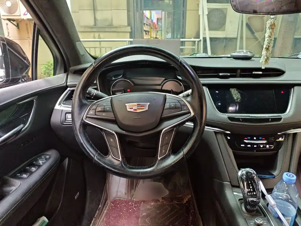 Cadillac XT5 — фото 6
