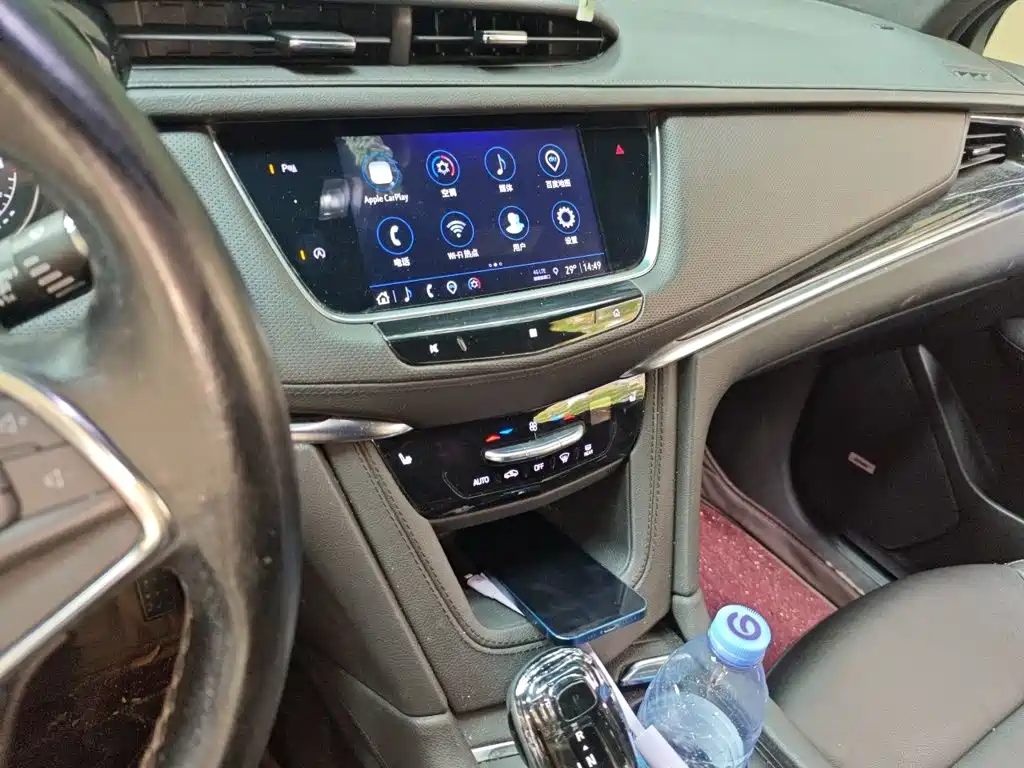 Cadillac XT5 — фото 9