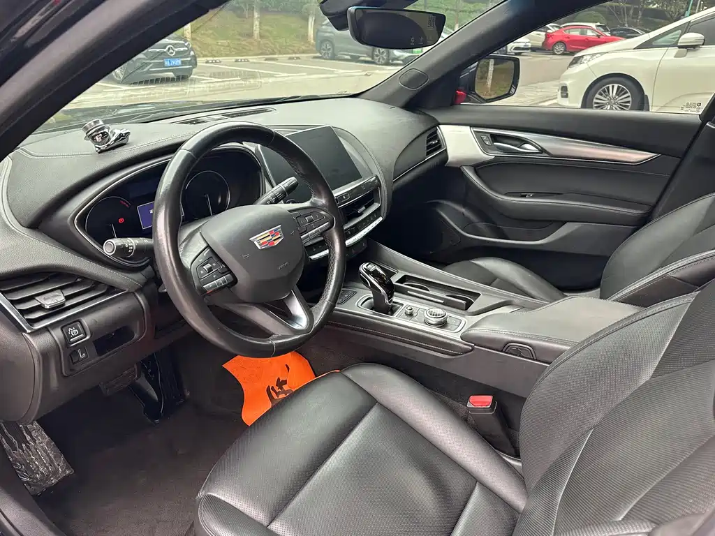 Cadillac CT5 — фото 6