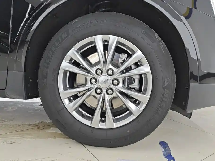 Cadillac XT5 — фото 6