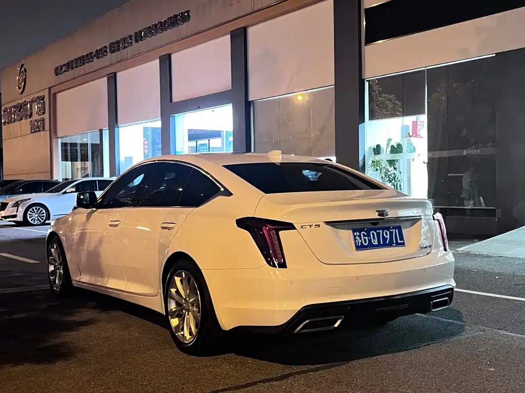 Cadillac CT5 — фото 4