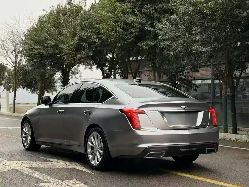 Cadillac CT5 — фото 9