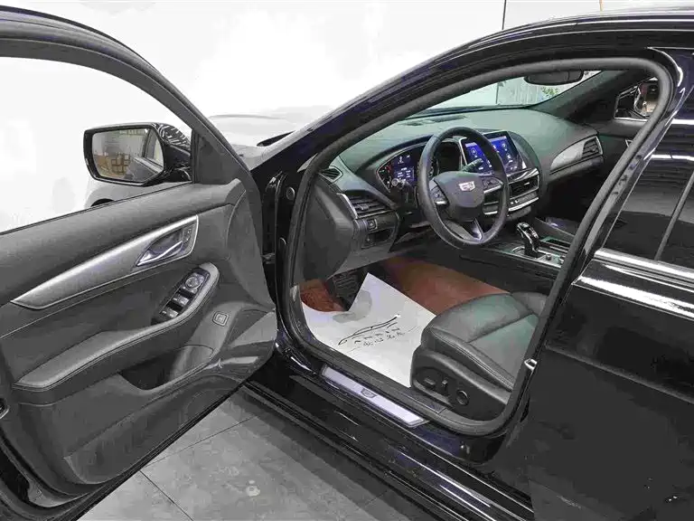 Cadillac CT5 — фото 5