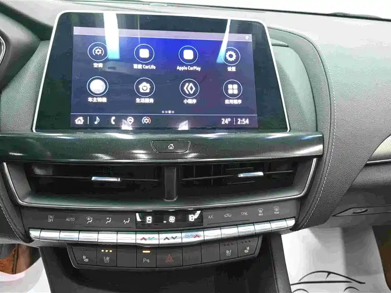 Cadillac CT5 — фото 9