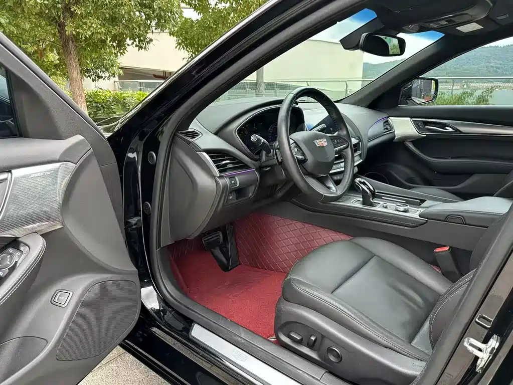 Cadillac CT5 — фото 4