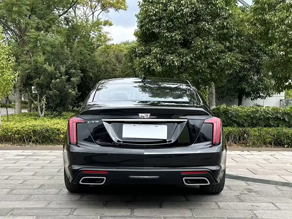 Cadillac CT5 — фото 8