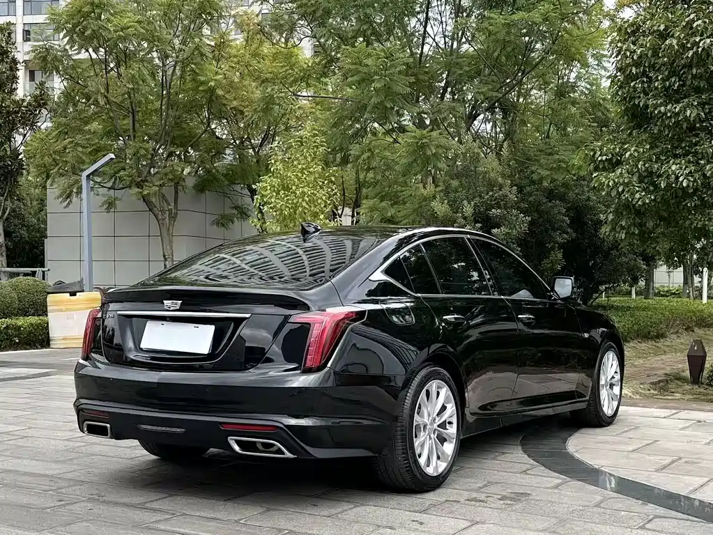 Cadillac CT5 — фото 9