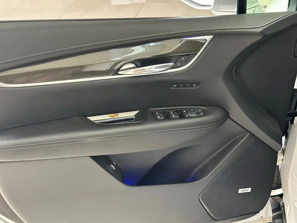 Cadillac XT5 — фото 5
