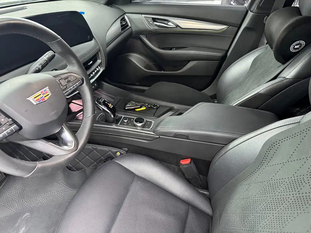 Cadillac CT5 — фото 5