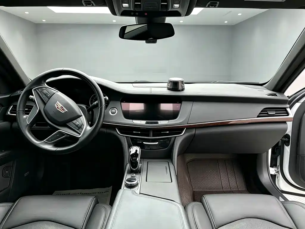Cadillac CT6 — фото 6