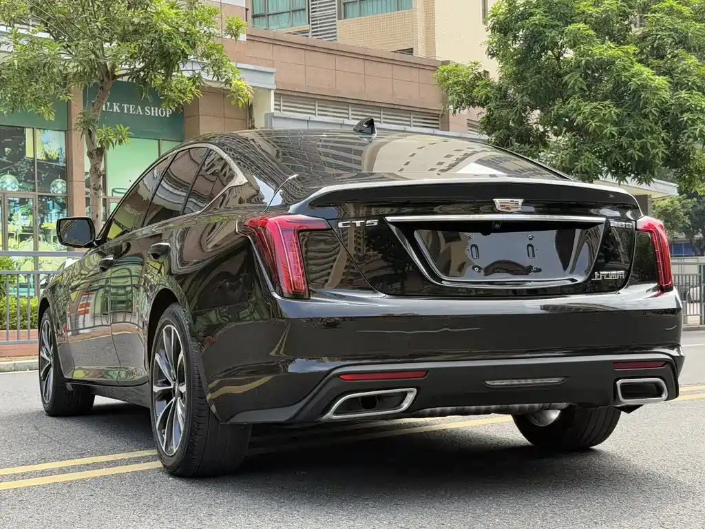 Cadillac CT5 — фото 23